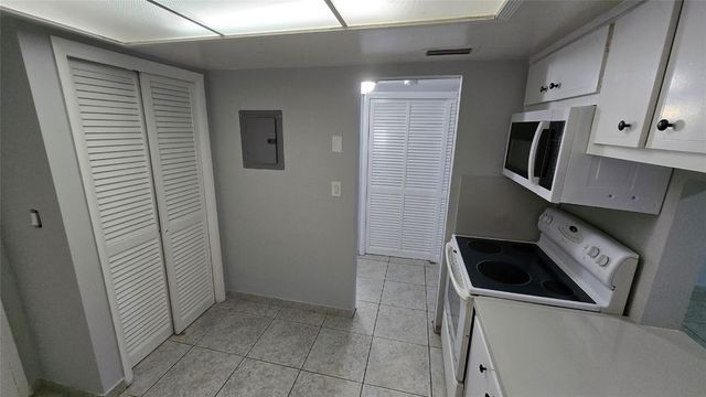 16800 NE 15th Avenue 209, North Miami Beach, FL 33162