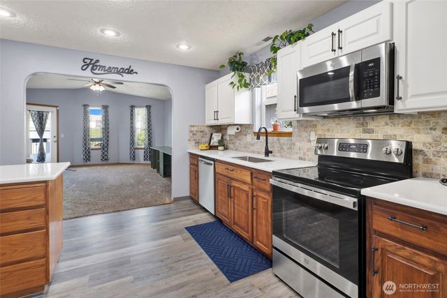 14 Canary Court, Longview, WA 98632