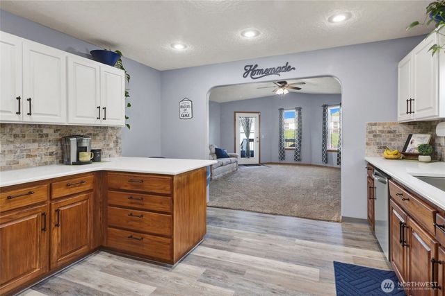 14 Canary Court, Longview, WA 98632