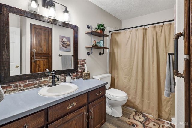 14 Canary Court, Longview, WA 98632