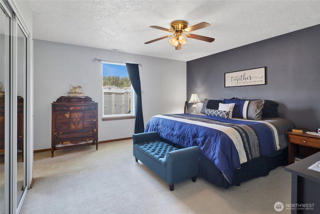14 Canary Court, Longview, WA 98632