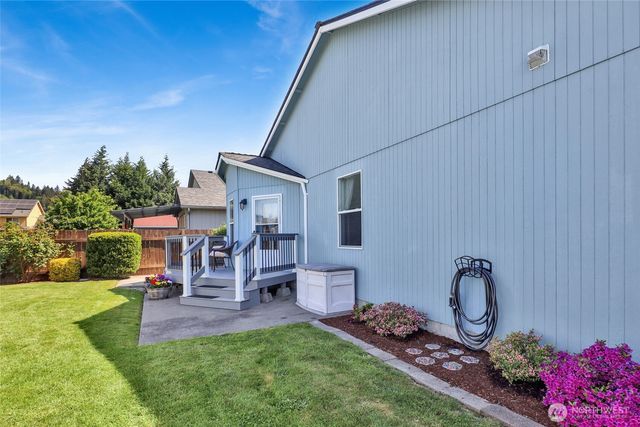 14 Canary Court, Longview, WA 98632