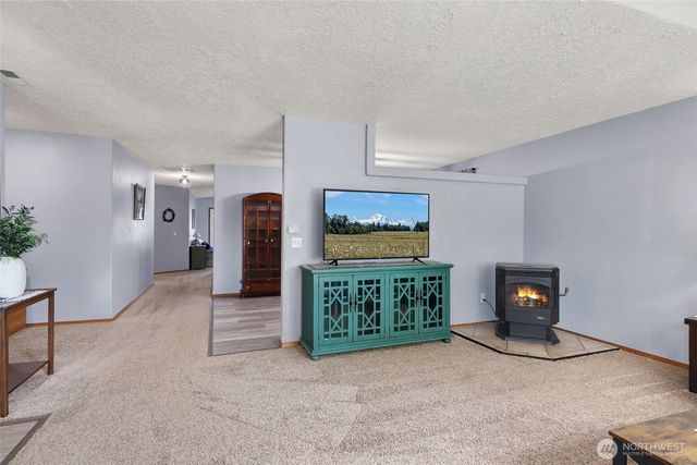 14 Canary Court, Longview, WA 98632