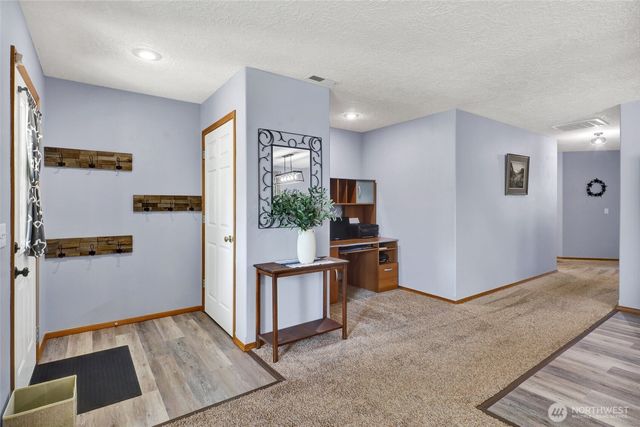 14 Canary Court, Longview, WA 98632