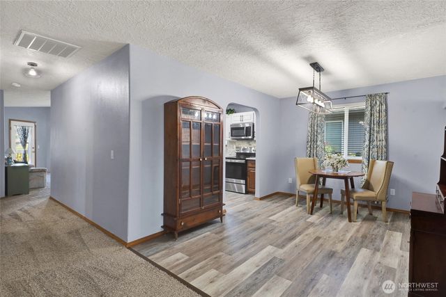 14 Canary Court, Longview, WA 98632