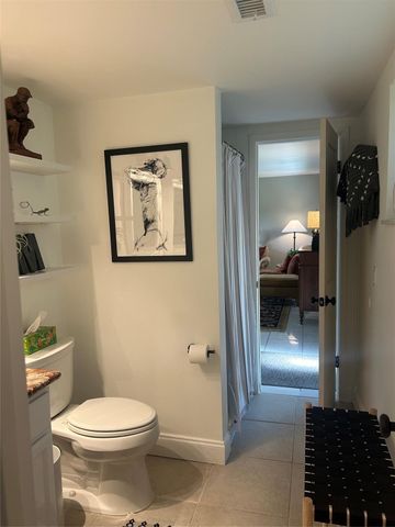 4001 NE 14th Avenue, Oakland Park, FL 33334