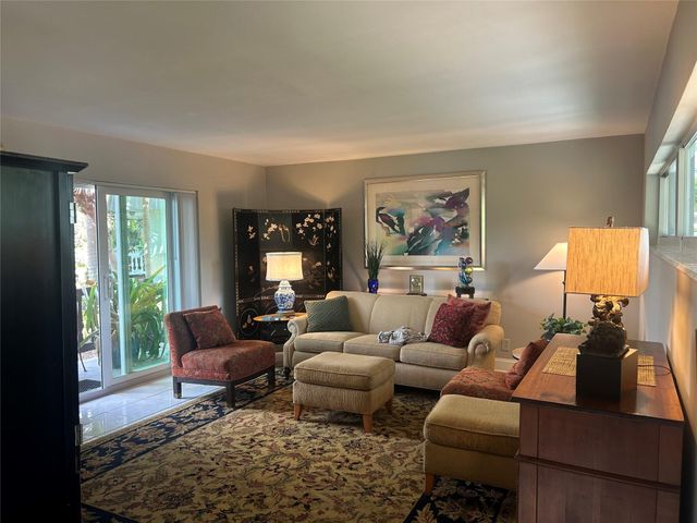 4001 NE 14th Avenue, Oakland Park, FL 33334