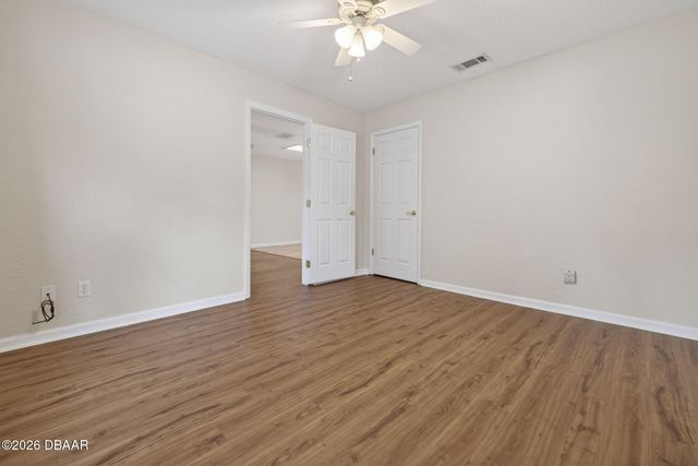 1054 W Samms Avenue, Port Orange, FL 32129