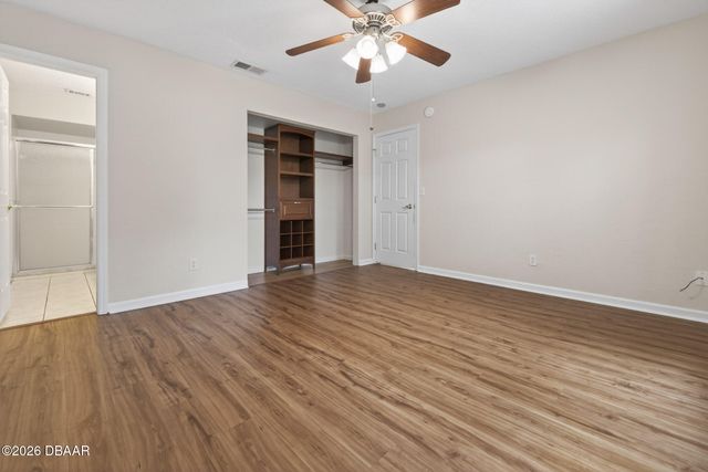 1054 W Samms Avenue, Port Orange, FL 32129