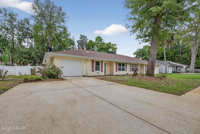 1054 W Samms Avenue, Port Orange, FL 32129