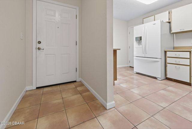 1054 W Samms Avenue, Port Orange, FL 32129