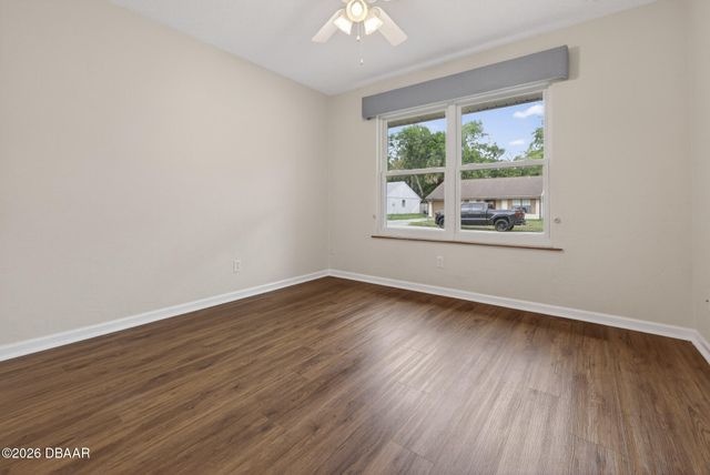 1054 W Samms Avenue, Port Orange, FL 32129