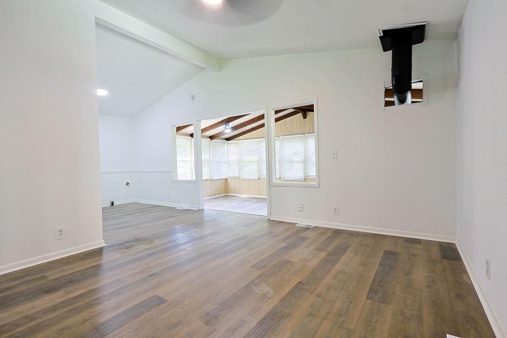 Image 11 of property listing at 3029 Flamingo Drive, Decatur, GA 30033
