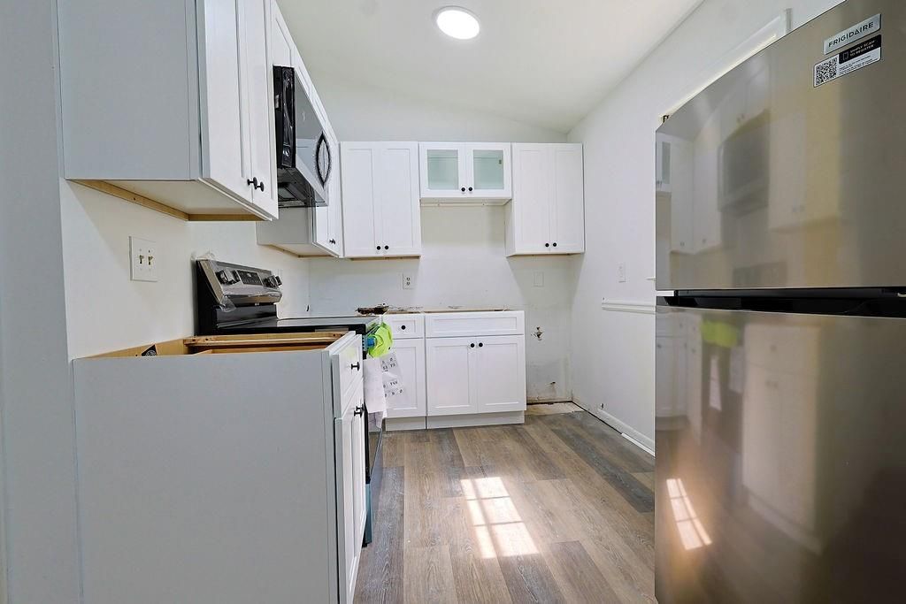 Image 13 of property listing at 3029 Flamingo Drive, Decatur, GA 30033