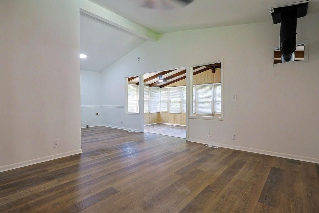 Image 15 of property listing at 3029 Flamingo Drive, Decatur, GA 30033
