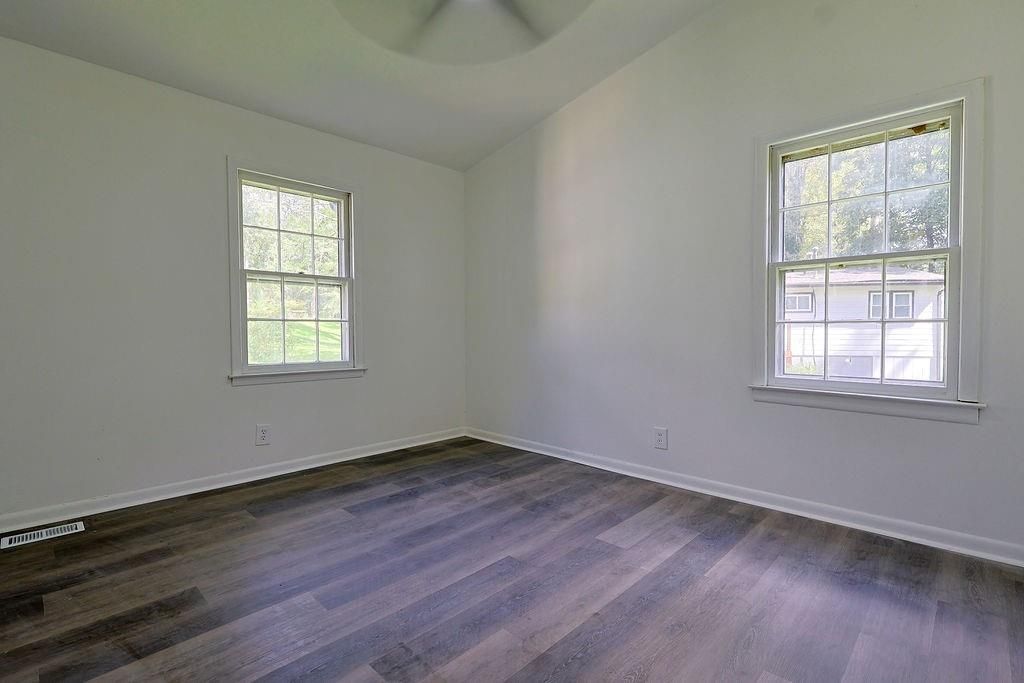 Image 16 of property listing at 3029 Flamingo Drive, Decatur, GA 30033