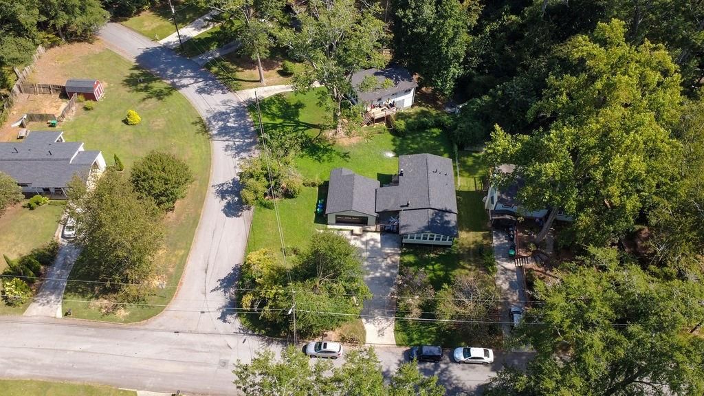 Image 4 of property listing at 3029 Flamingo Drive, Decatur, GA 30033