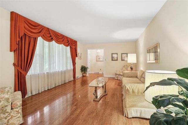 205 Old Dominion RD, Yorktown, VA 23692