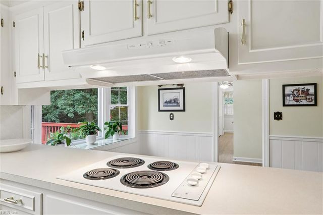 205 Old Dominion RD, Yorktown, VA 23692