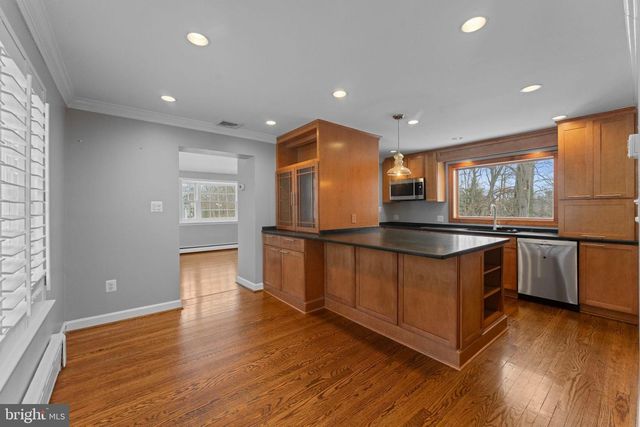 3207 CIRCLE HILL RD, Alexandria, VA 22305