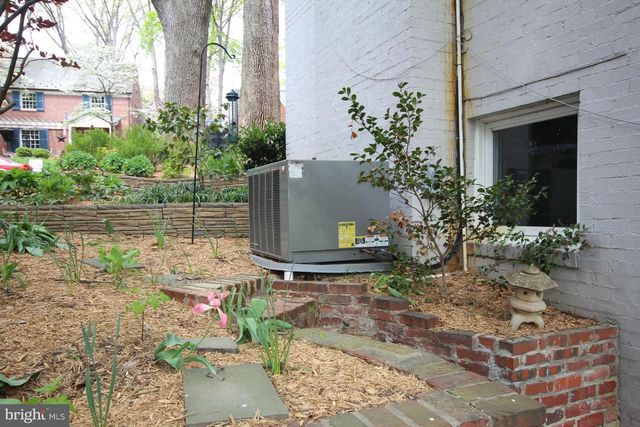 3207 CIRCLE HILL RD, Alexandria, VA 22305