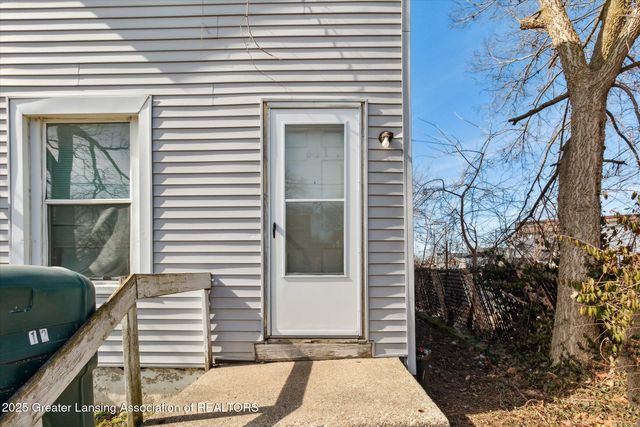 611 N Pine Street, Lansing, MI 48933