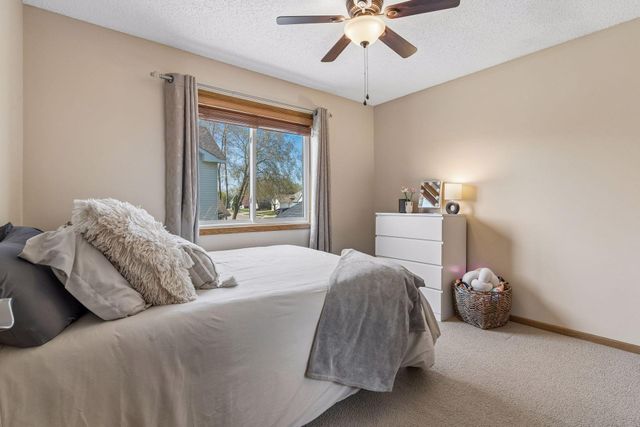 6115 Dufferin Drive, Savage, MN 55378