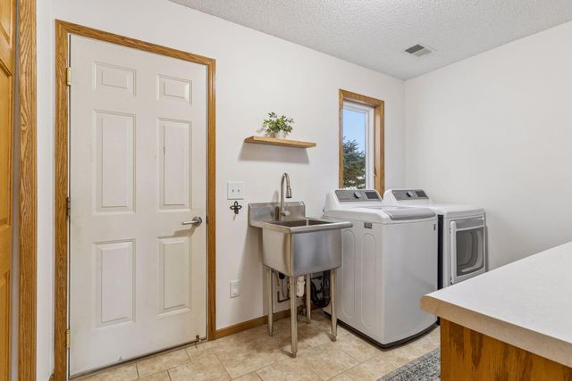 6115 Dufferin Drive, Savage, MN 55378