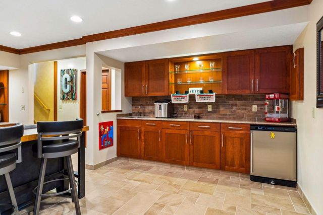 6115 Dufferin Drive, Savage, MN 55378