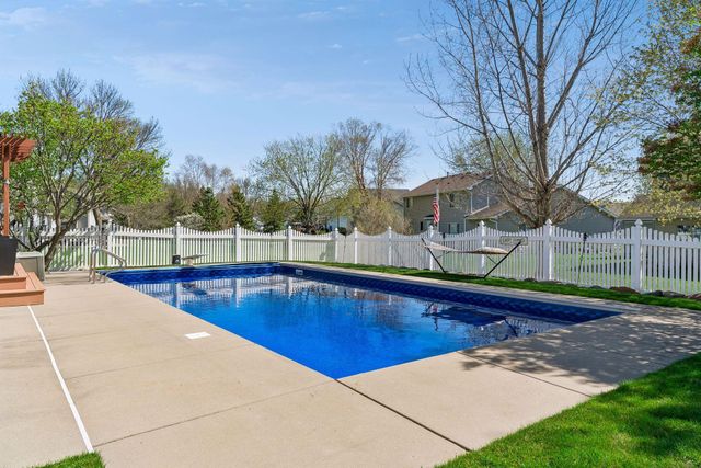 6115 Dufferin Drive, Savage, MN 55378