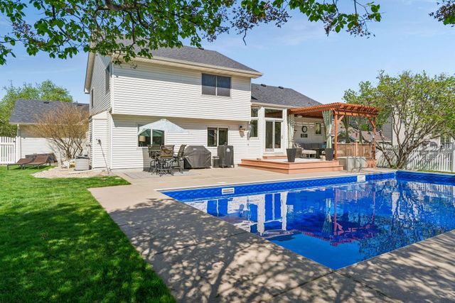 6115 Dufferin Drive, Savage, MN 55378