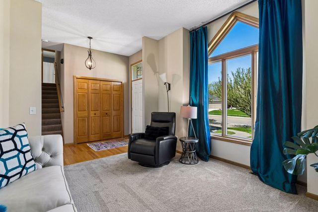 6115 Dufferin Drive, Savage, MN 55378