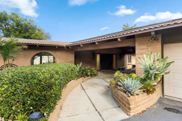 15735 Highland Valley Road, Escondido, CA 92025