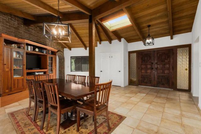 15735 Highland Valley Road, Escondido, CA 92025