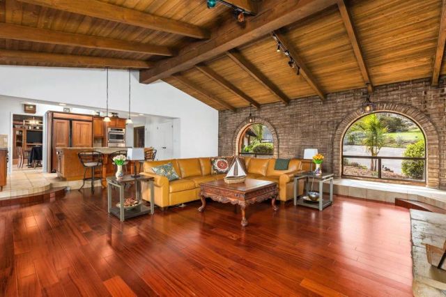 15735 Highland Valley Road, Escondido, CA 92025