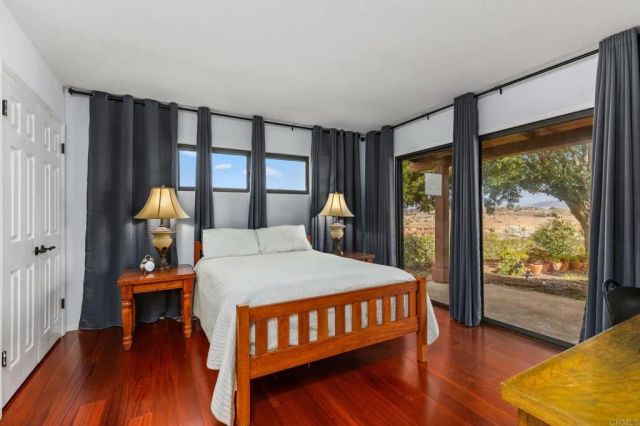 15735 Highland Valley Road, Escondido, CA 92025