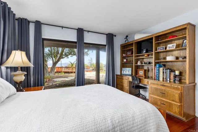 15735 Highland Valley Road, Escondido, CA 92025