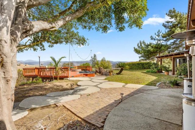 15735 Highland Valley Road, Escondido, CA 92025