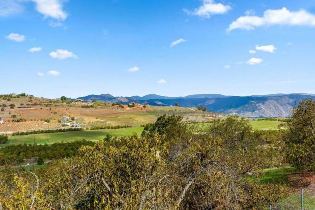 15735 Highland Valley Road, Escondido, CA 92025