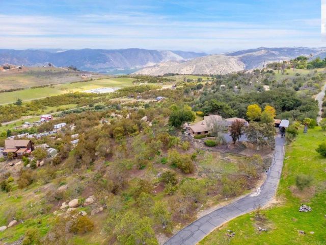 15735 Highland Valley Road, Escondido, CA 92025