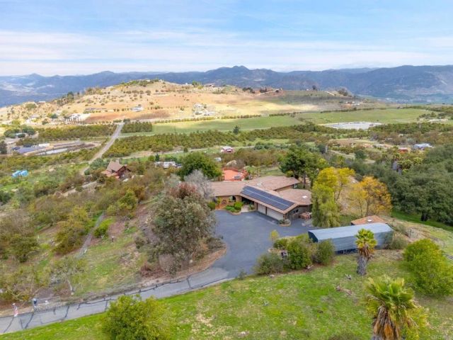 15735 Highland Valley Road, Escondido, CA 92025