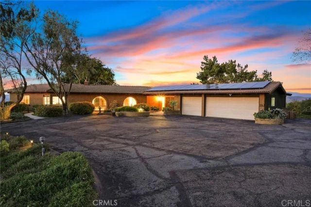 15735 Highland Valley Road, Escondido, CA 92025