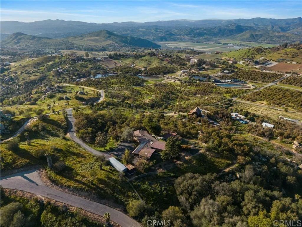 15735 Highland Valley Road, Escondido, CA 92025