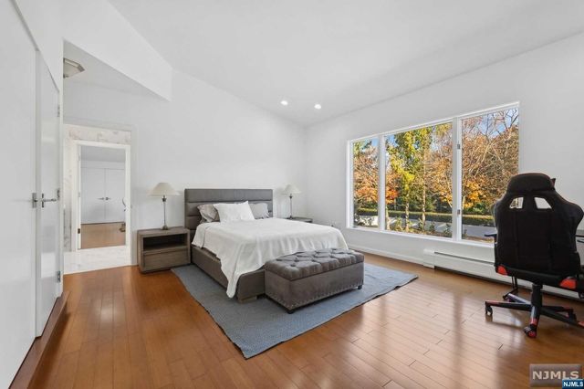 23 Rio Vista Drive, Alpine, NJ 07620