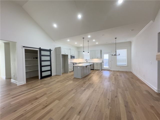 39 Selkirk Drive, Bella Vista, AR 72715