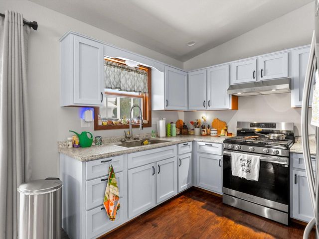 1209 E Thomas STREET, Manitowoc, WI 54220