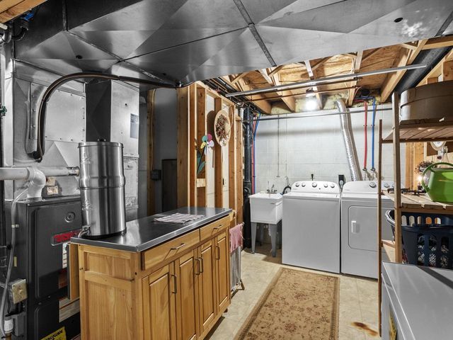 1209 E Thomas STREET, Manitowoc, WI 54220