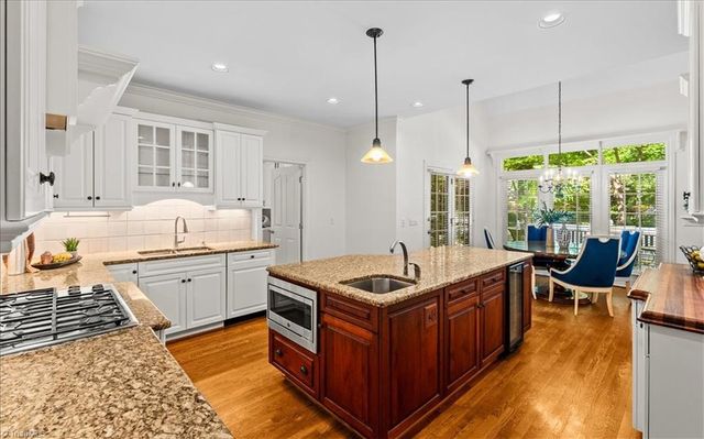 10 Elm Grove Way, Greensboro, NC 27405