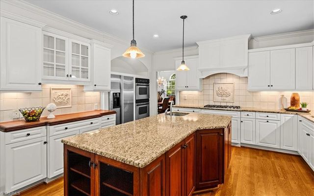 10 Elm Grove Way, Greensboro, NC 27405