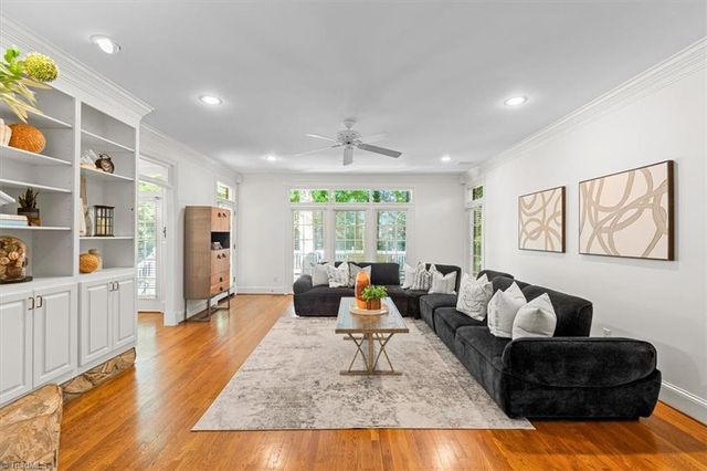 10 Elm Grove Way, Greensboro, NC 27405